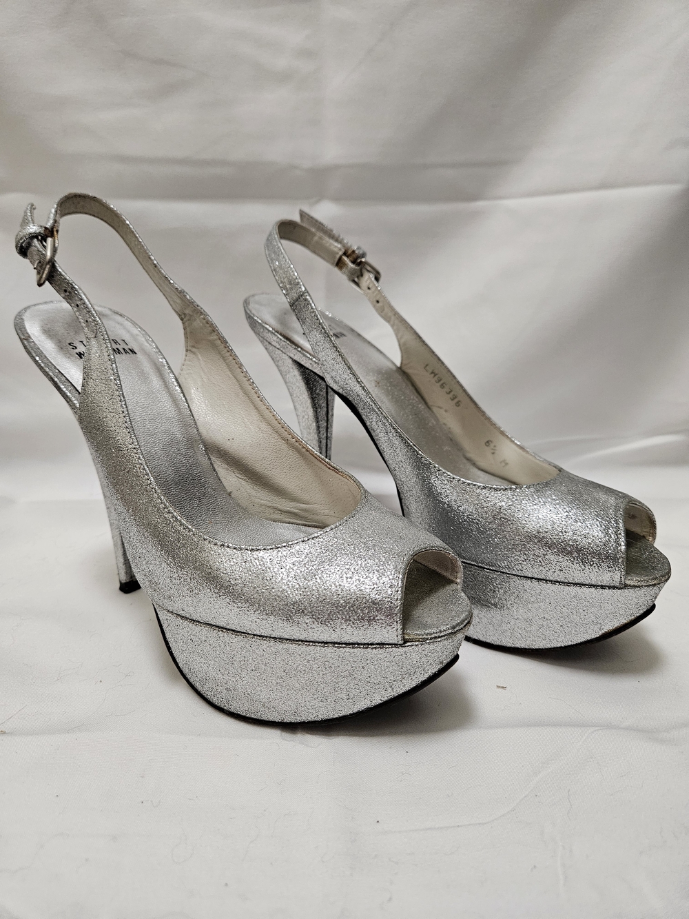 Stuart Weutzman Silver Glitter Peep-Toe Platform Slingback Heels - 6½